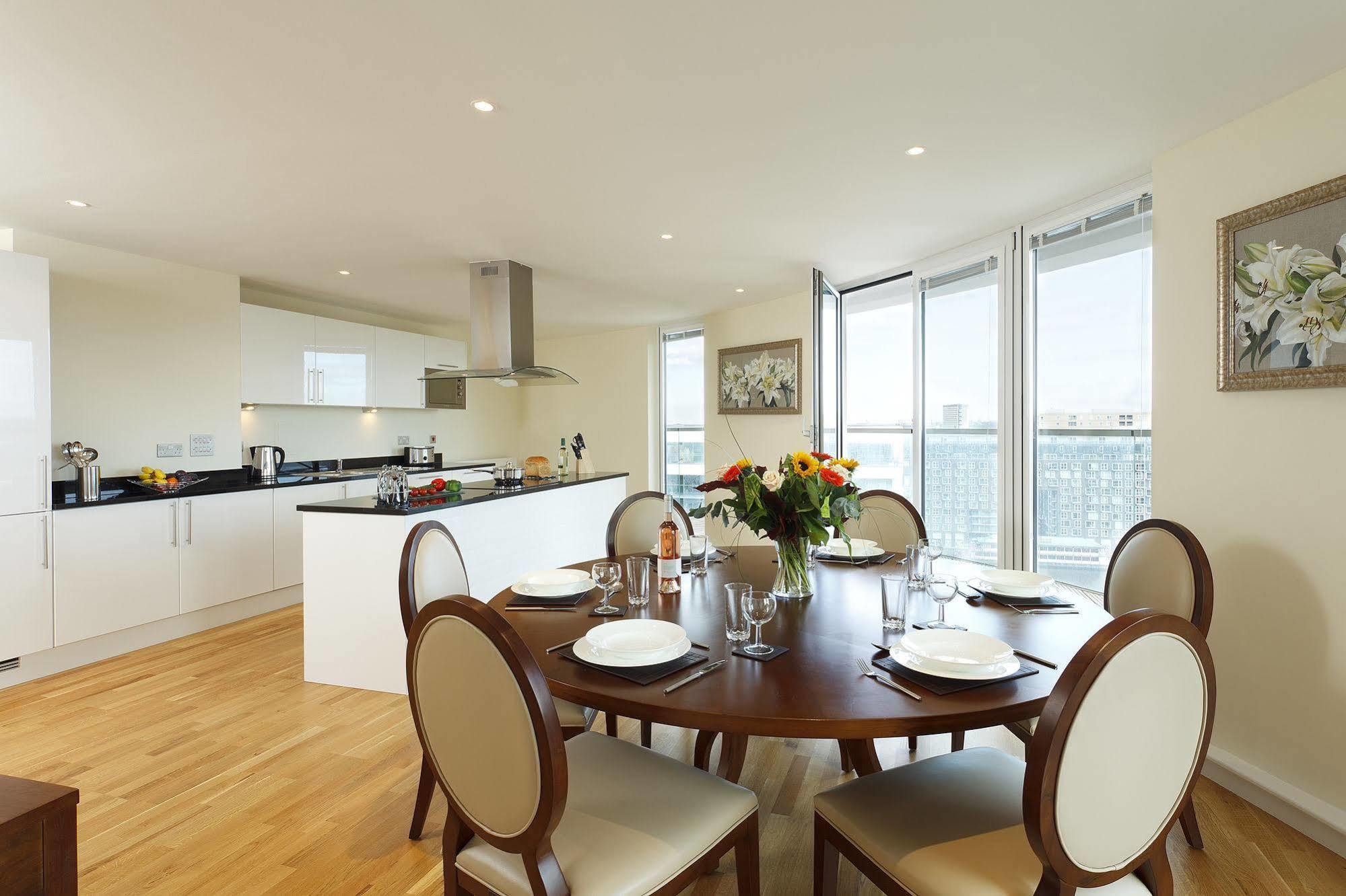 Saco Canary Wharf - Trinity Tower Лондон Екстериор снимка
